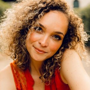 Live Show Notification! 💕🌼